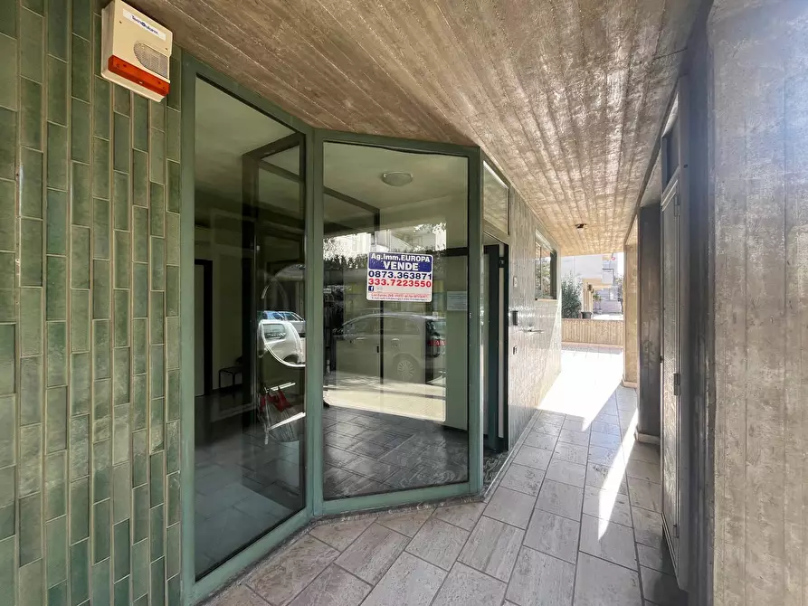 Immagine 8 di Locale commerciale in vendita  in VIA PLATONE a Vasto