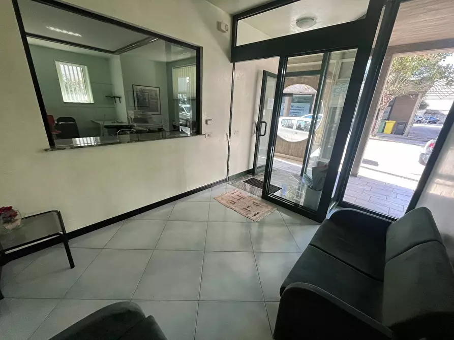 Immagine 9 di Locale commerciale in vendita  in VIA PLATONE a Vasto