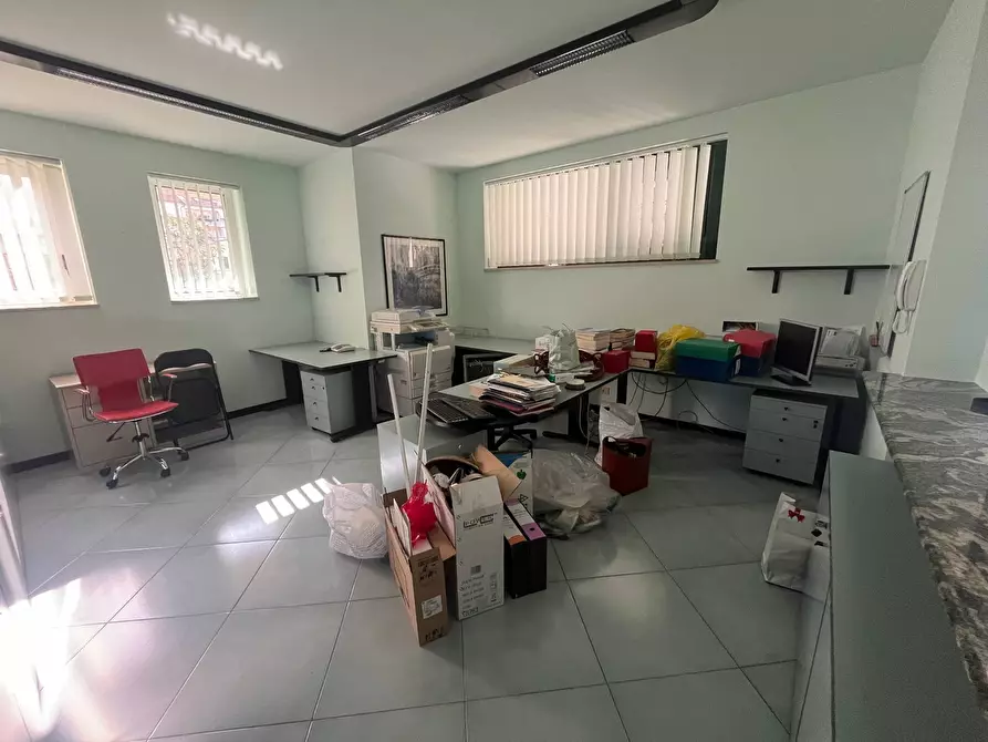 Immagine 13 di Locale commerciale in vendita  in VIA PLATONE a Vasto