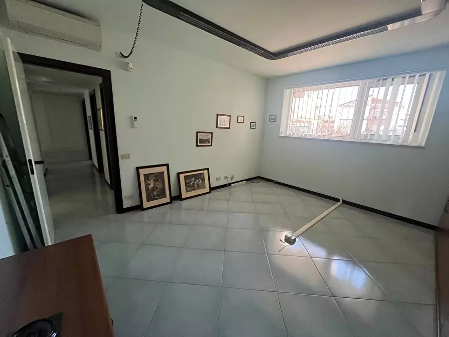 Immagine 16 di Locale commerciale in vendita  in VIA PLATONE a Vasto