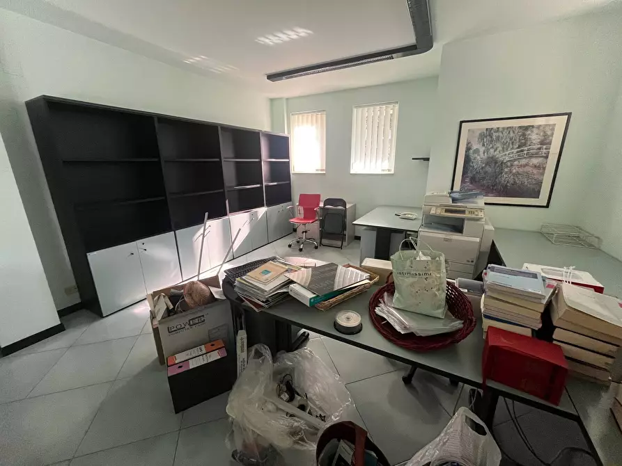 Immagine 17 di Locale commerciale in vendita  in VIA PLATONE a Vasto