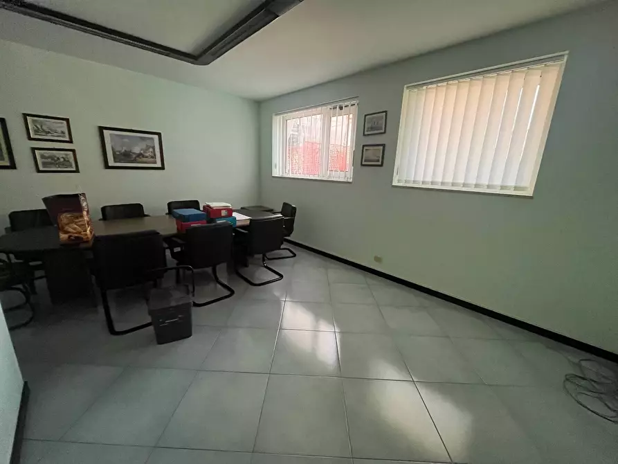 Immagine 2 di Locale commerciale in vendita  in VIA PLATONE a Vasto