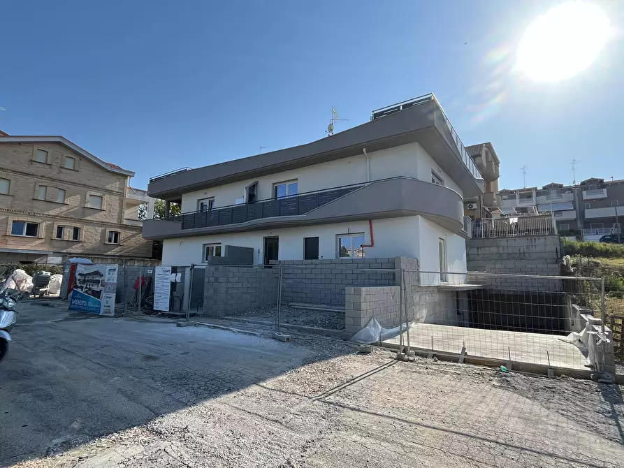 Immagine 31 di Appartamento in vendita  in VIA DON FELICE PICCIRILLI a Vasto