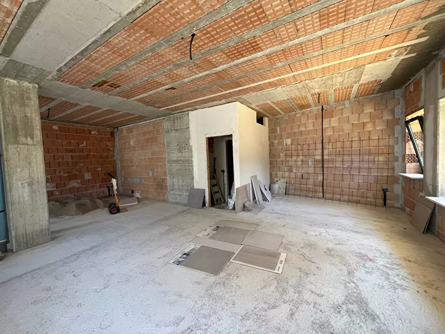 Immagine 7 di Locale commerciale in vendita  in VIA MARCO POLO a Vasto