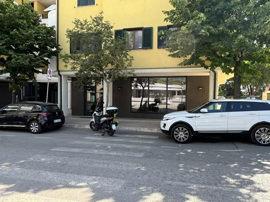 Immagine 3 di Locale commerciale in vendita  in VIA MARCO POLO a Vasto