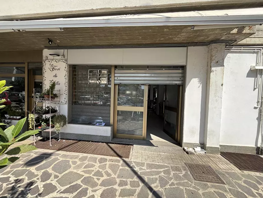 Immagine 5 di Locale commerciale in vendita  in PIAZZA GIOVINE a Vasto