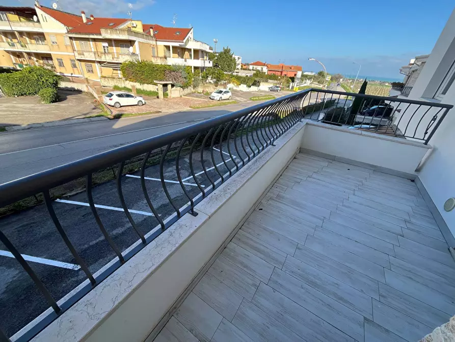 Immagine 13 di Casa indipendente in vendita  in VIA INCORONATA a Vasto