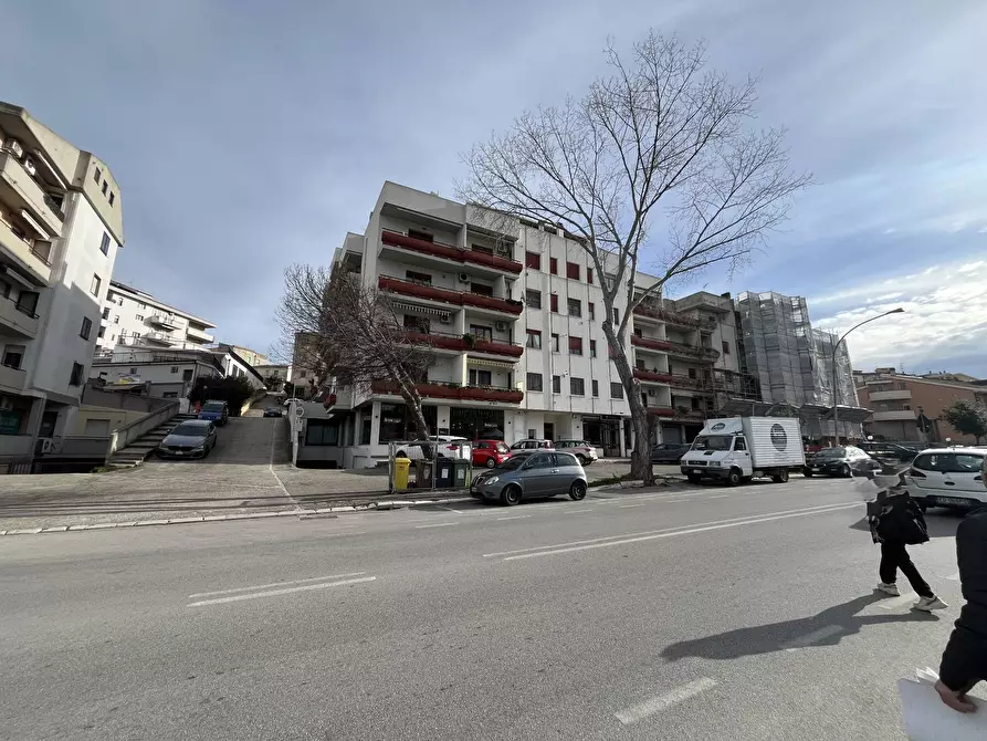 Immagine 1 di Box auto in vendita  in VIA CIRCONVALLAZIONE ISTONIENSE a Vasto