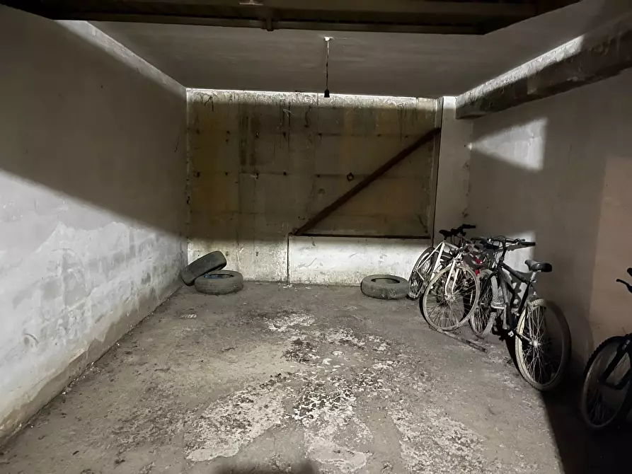 Immagine 2 di Box auto in vendita  in VIA CIRCONVALLAZIONE ISTONIENSE a Vasto