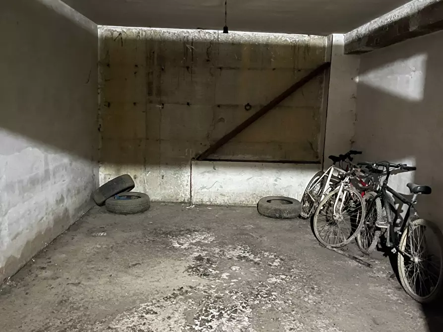 Immagine 3 di Box auto in vendita  in VIA CIRCONVALLAZIONE ISTONIENSE a Vasto