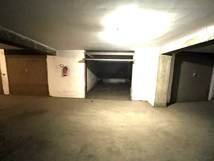 Immagine 4 di Box auto in vendita  in VIA CIRCONVALLAZIONE ISTONIENSE a Vasto