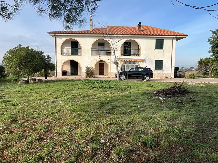 Immagine 1 di Villa in vendita  in VIA OSCA a Vasto