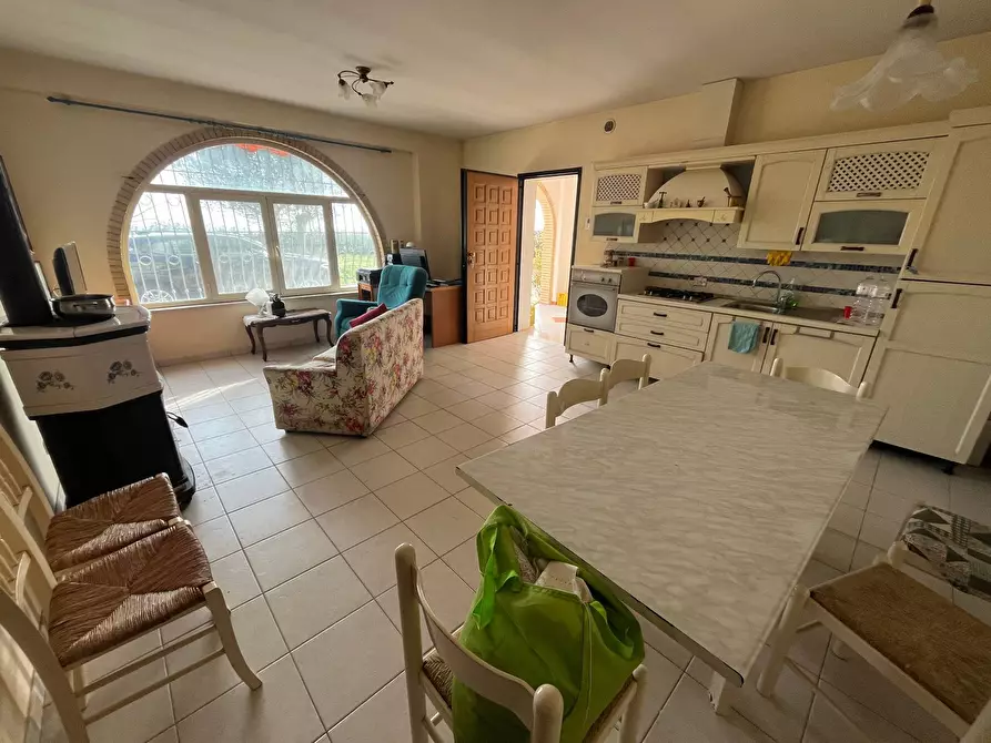 Immagine 15 di Villa in vendita  in VIA OSCA a Vasto