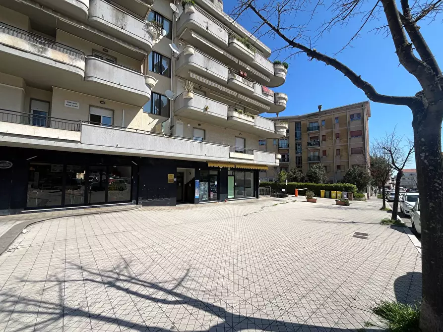 Immagine 4 di Locale commerciale in affitto  in CORSO EUROPA a Vasto