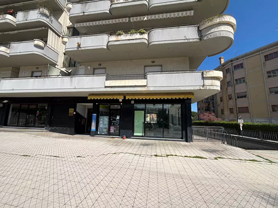 Immagine 5 di Locale commerciale in affitto  in CORSO EUROPA a Vasto