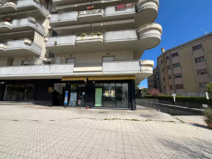 Immagine 7 di Locale commerciale in affitto  in CORSO EUROPA a Vasto
