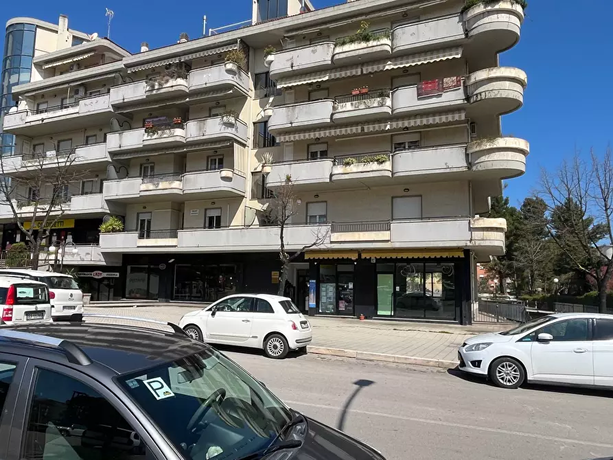 Immagine 9 di Locale commerciale in affitto  in CORSO EUROPA a Vasto