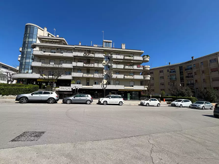 Immagine 3 di Locale commerciale in affitto  in CORSO EUROPA a Vasto