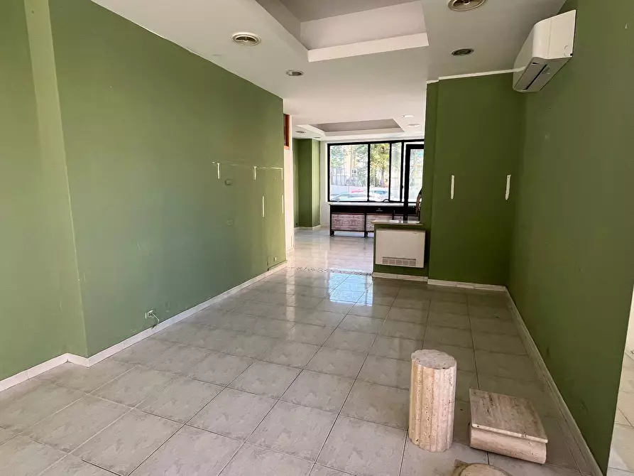 Immagine 11 di Locale commerciale in affitto  in CORSO EUROPA a Vasto