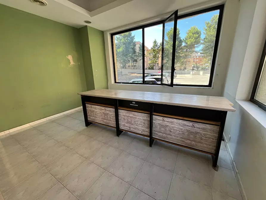 Immagine 13 di Locale commerciale in affitto  in CORSO EUROPA a Vasto