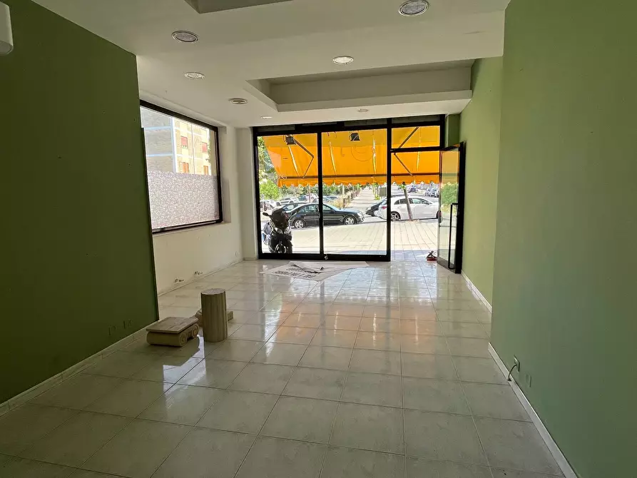 Immagine 2 di Locale commerciale in affitto  in CORSO EUROPA a Vasto