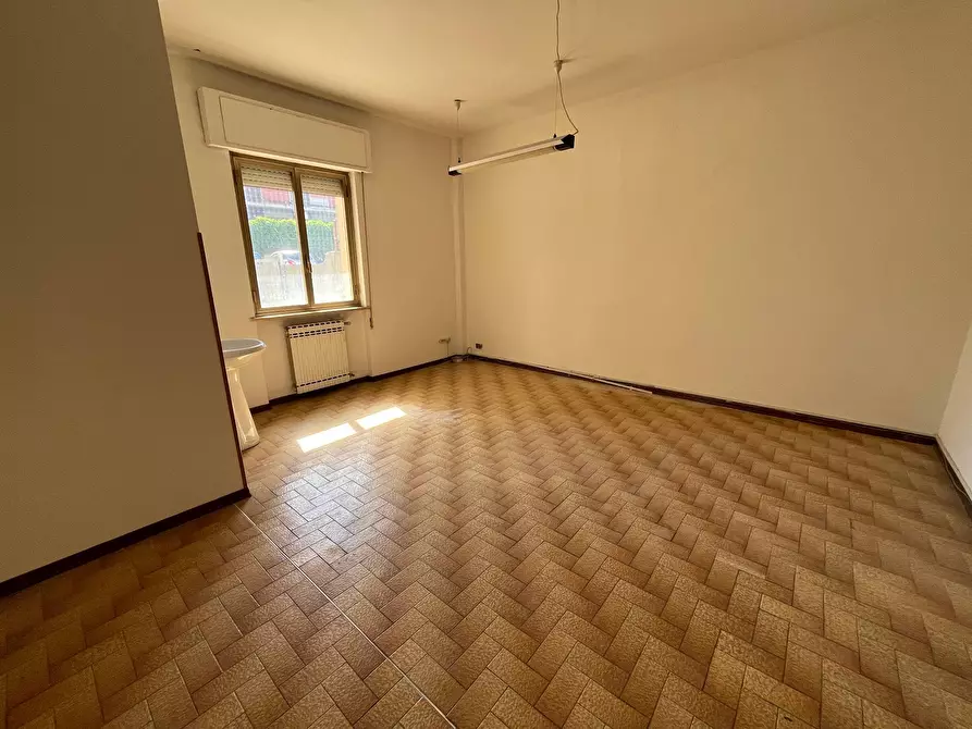 Immagine 7 di Locale commerciale in vendita  in CORSO EUROPA a Vasto