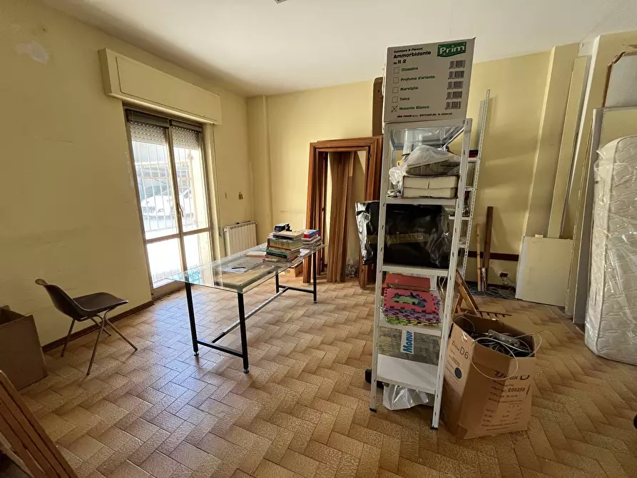 Immagine 13 di Locale commerciale in vendita  in CORSO EUROPA a Vasto