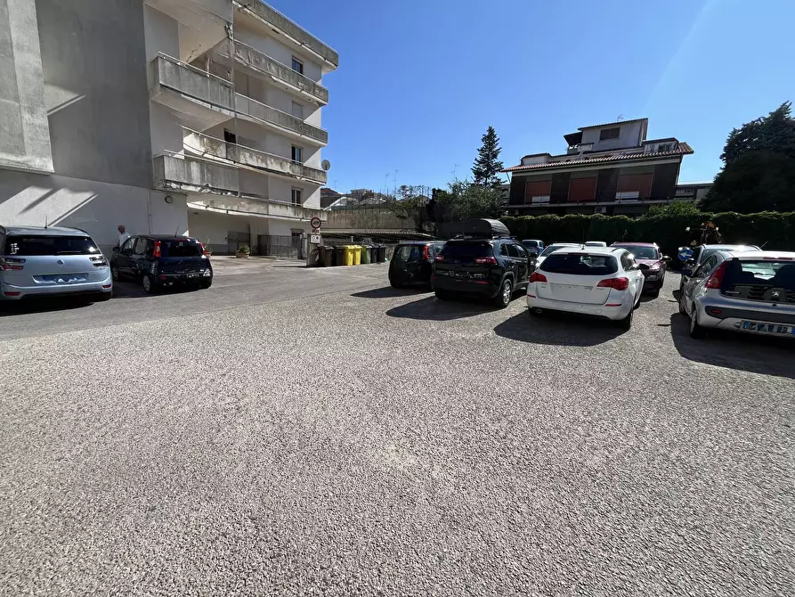 Immagine 19 di Locale commerciale in vendita  in CORSO EUROPA a Vasto