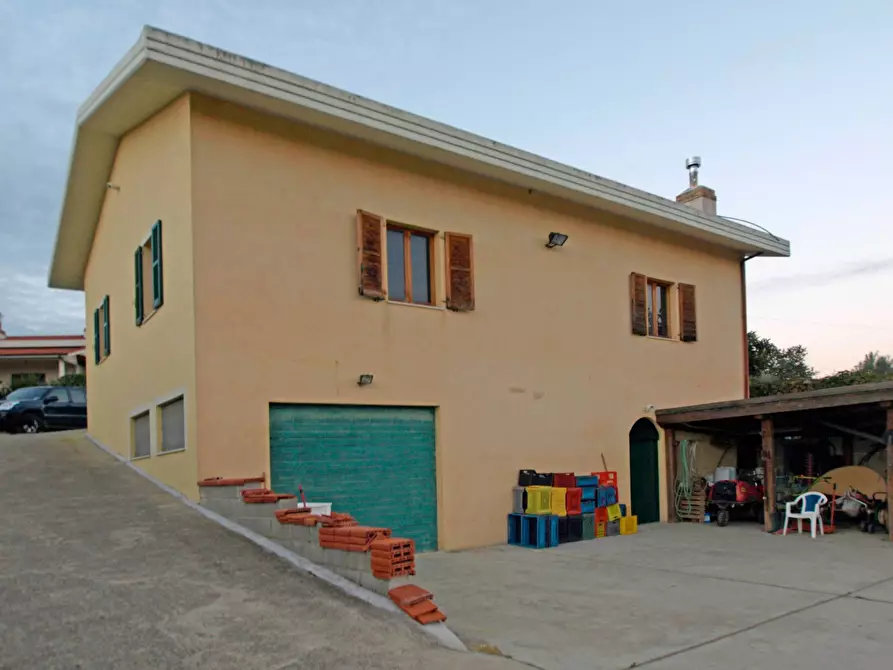 Immagine 24 di Villa in vendita  in VIA PIANO CROCE a Pollutri