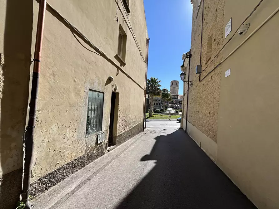 Immagine 4 di Locale commerciale in affitto  in piazza Rossetti a Vasto