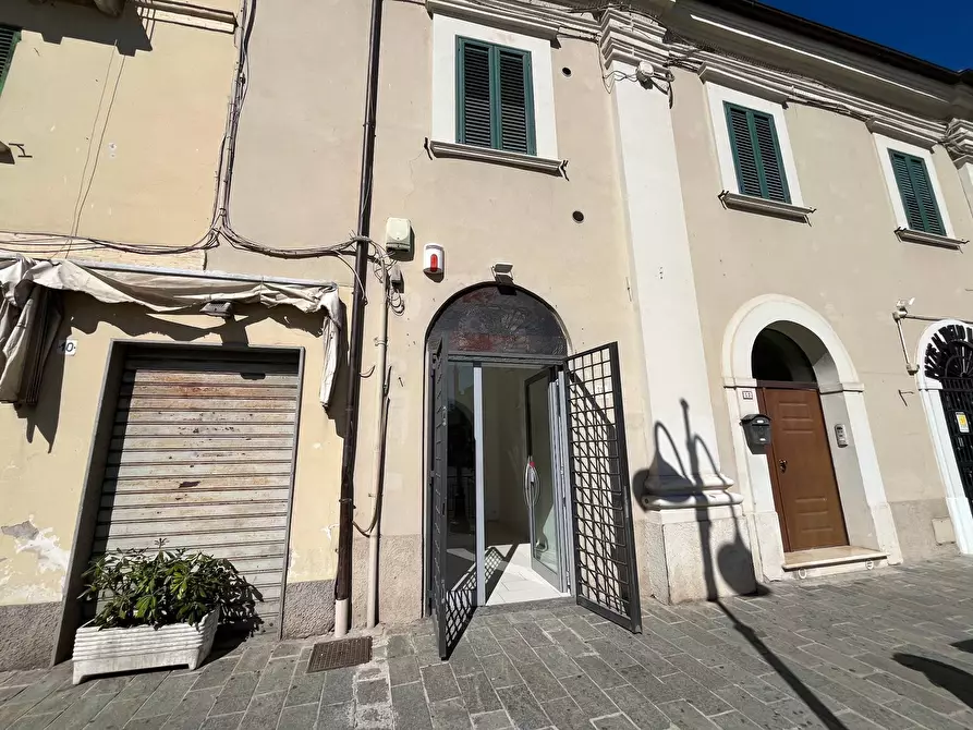 Immagine 3 di Locale commerciale in affitto  in piazza Rossetti a Vasto