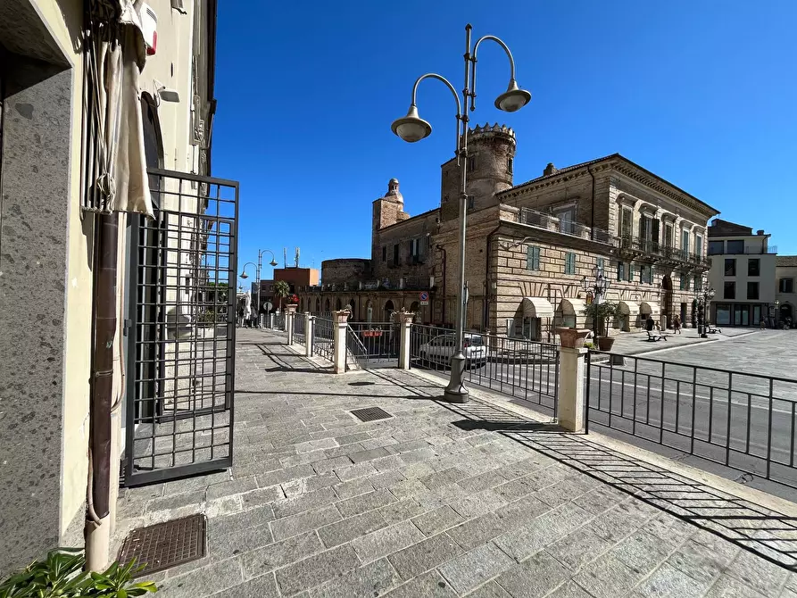 Immagine 5 di Locale commerciale in affitto  in piazza Rossetti a Vasto