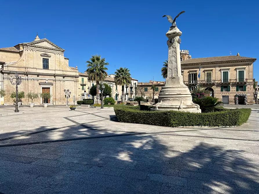 Immagine 9 di Locale commerciale in affitto  in piazza Rossetti a Vasto