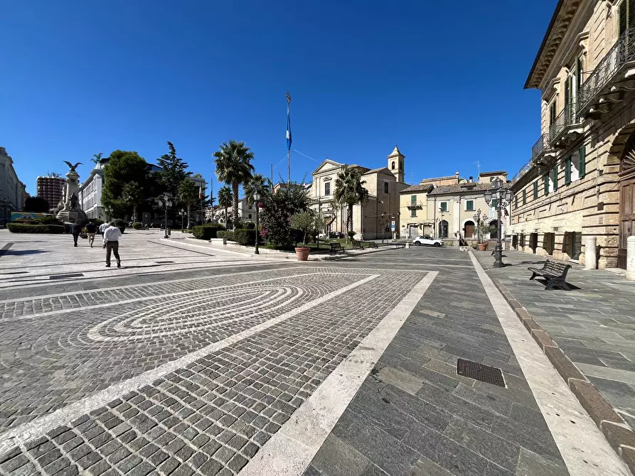 Immagine 16 di Locale commerciale in affitto  in piazza Rossetti a Vasto