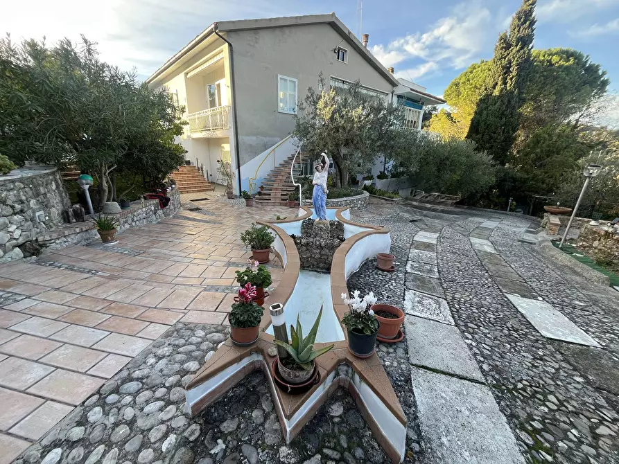 Immagine 4 di Villa in vendita  in via Alessandro III a Vasto