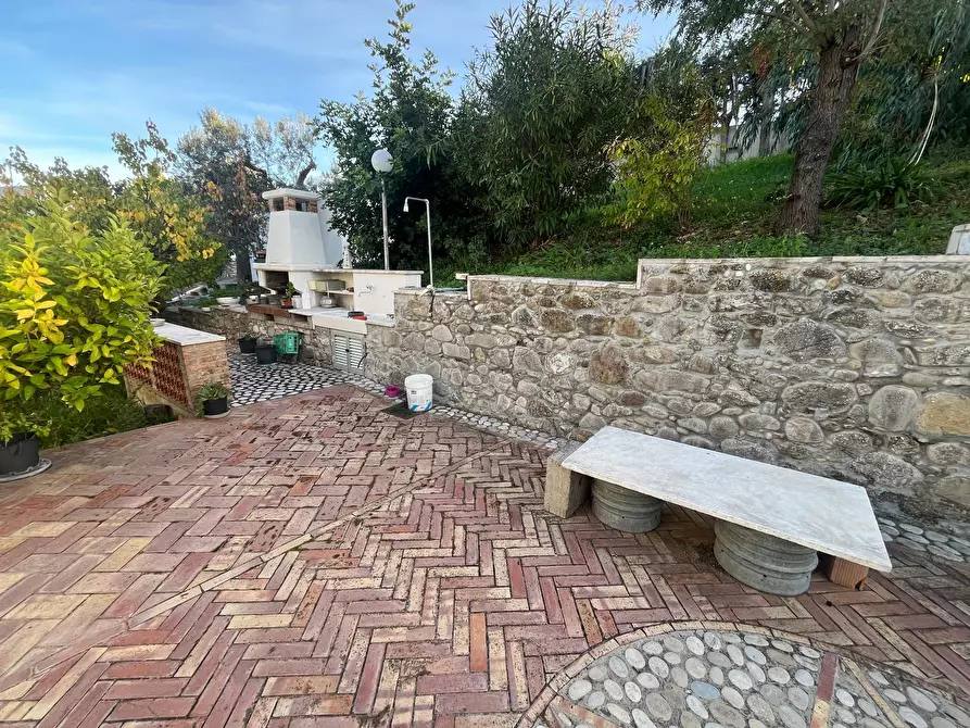 Immagine 10 di Villa in vendita  in via Alessandro III a Vasto