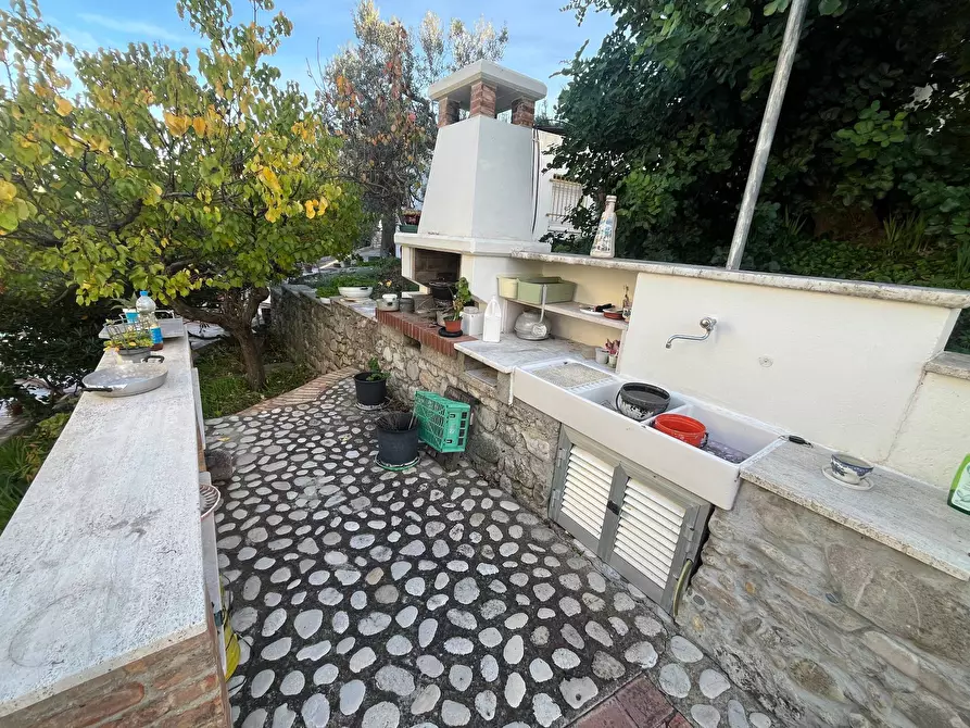 Immagine 3 di Villa in vendita  in via Alessandro III a Vasto