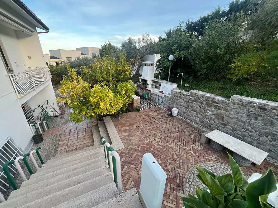 Immagine 21 di Villa in vendita  in via Alessandro III a Vasto