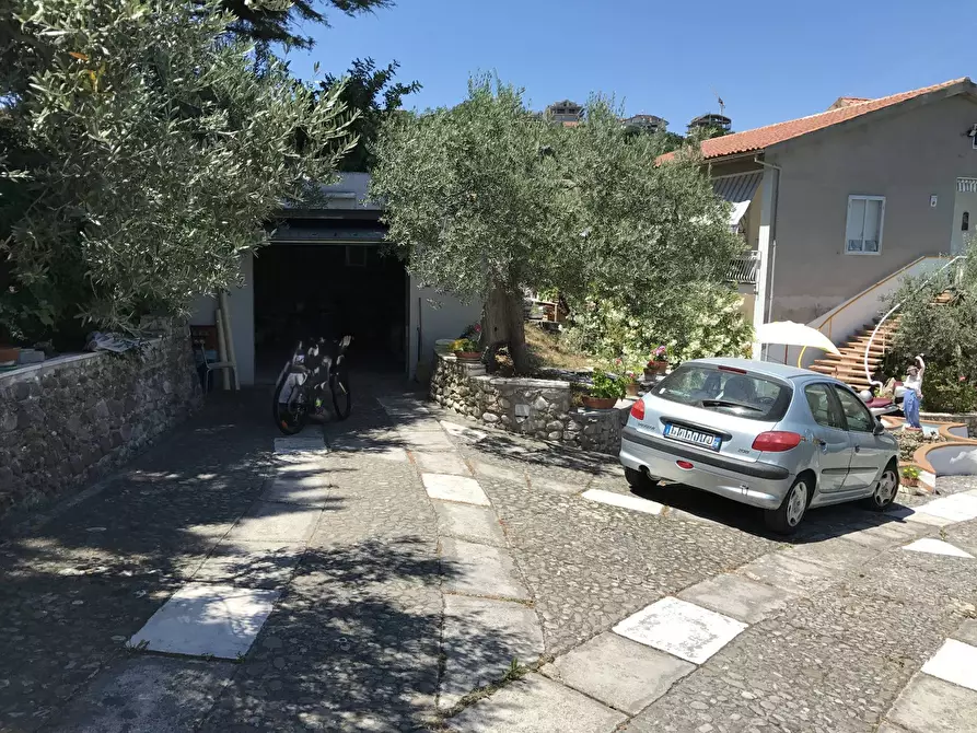 Immagine 23 di Villa in vendita  in via Alessandro III a Vasto