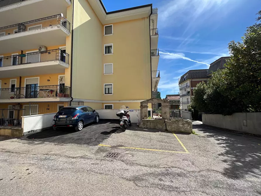 Immagine 9 di Casa semindipendente in vendita  in VIA CATONE a Vasto