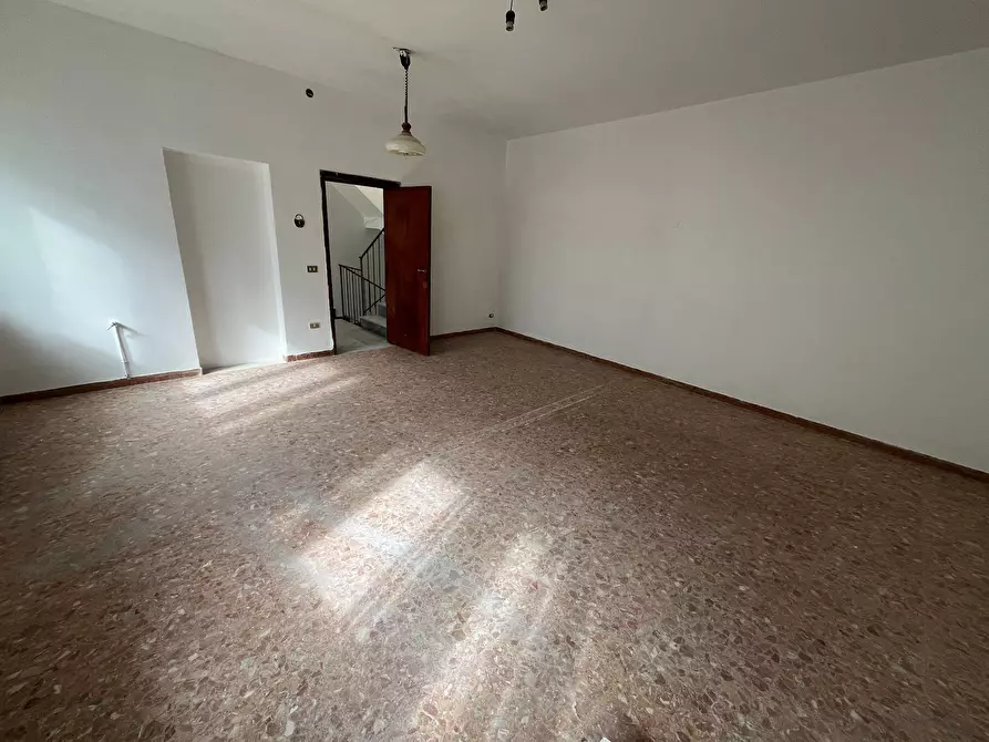 Immagine 2 di Casa semindipendente in vendita  in PIAZZA SANTA CHIARA a Vasto