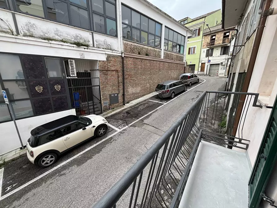 Immagine 14 di Appartamento in vendita  in VIA DELLE CISTERNE 7 a Vasto