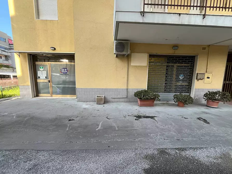Immagine 1 di Locale commerciale in affitto  in VIA FURCI a Vasto