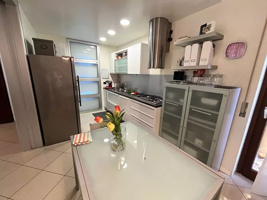 Immagine 13 di Casa indipendente in vendita  in VIA CATONE a Vasto
