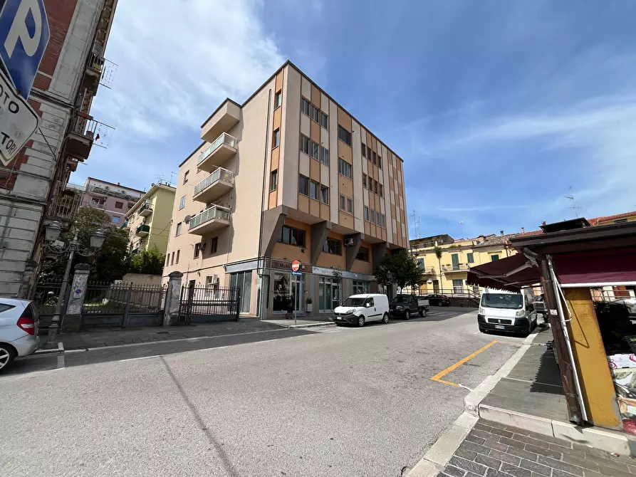 Immagine 1 di Locale commerciale in affitto  in VIA XXIV MAGGIO a Vasto