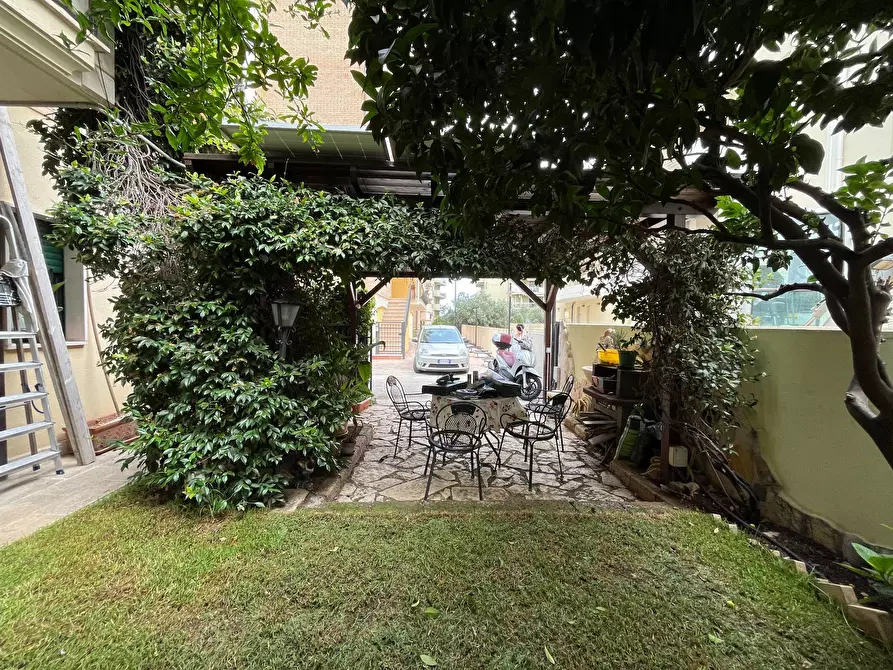 Immagine 2 di Villetta a schiera in vendita  in VIA DEL PORTO 100/R a Vasto