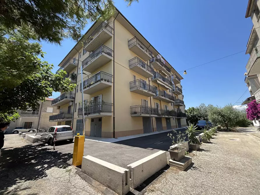 Immagine 1 di Appartamento in vendita  in VIA PIETRO MICCA a Vasto