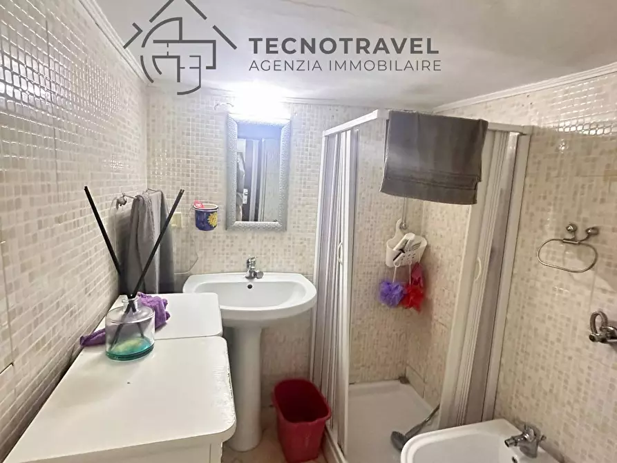 Immagine 10 di Appartamento in vendita  in via camillo cucca 8 a Napoli