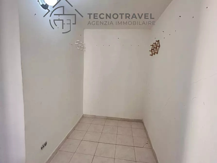 Immagine 9 di Appartamento in vendita  in via camillo cucca 8 a Napoli