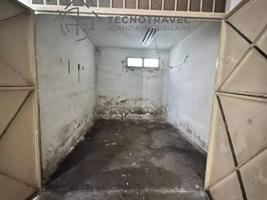 Immagine 8 di Locale commerciale in affitto  in via tasso 4 a Casavatore